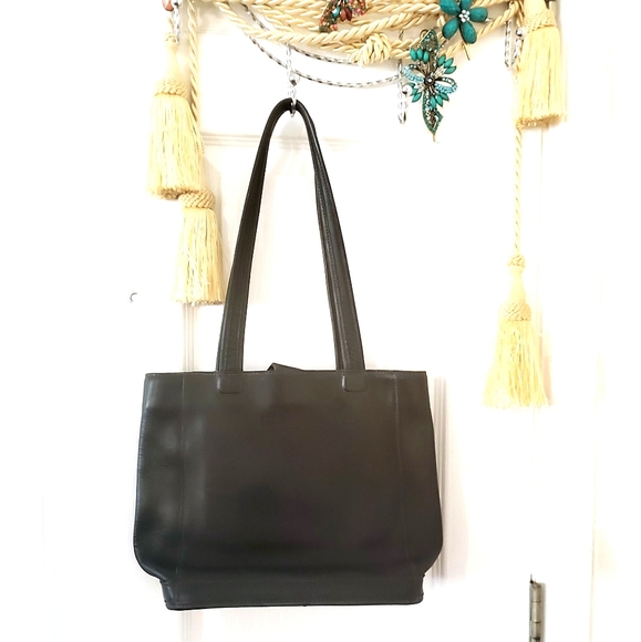 Coach Handbags - Vintage Coach Bleeker Bucket bag Slate blue